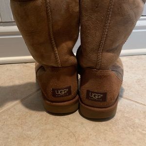 UGG Classic Short Boot
